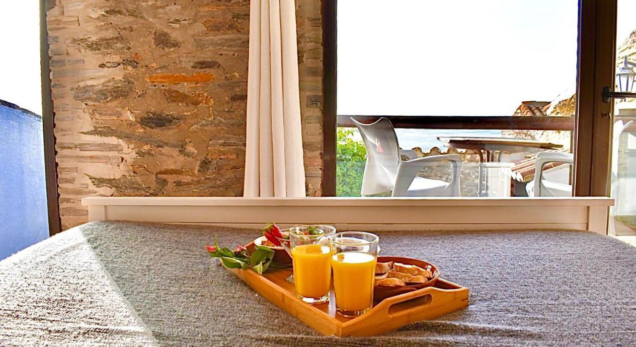 Casa D' Santiago Guest House มอนซาราซ ภายนอก รูปภาพ
