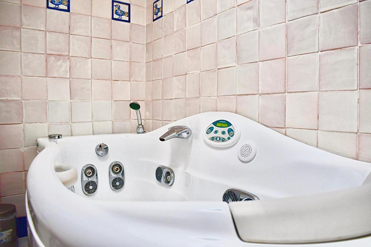 Casa D' Santiago Guest House มอนซาราซ ภายนอก รูปภาพ