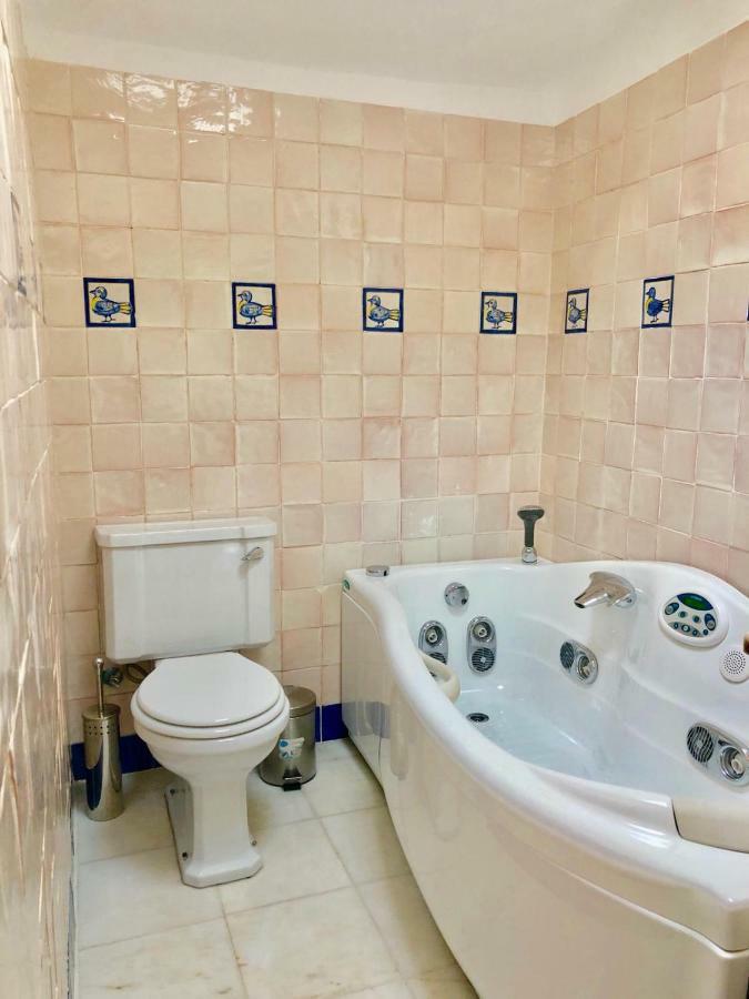 Casa D' Santiago Guest House มอนซาราซ ภายนอก รูปภาพ