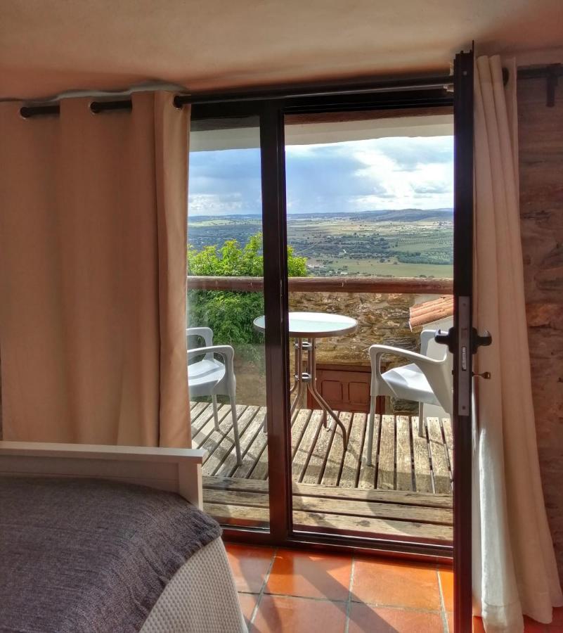 Casa D' Santiago Guest House มอนซาราซ ภายนอก รูปภาพ